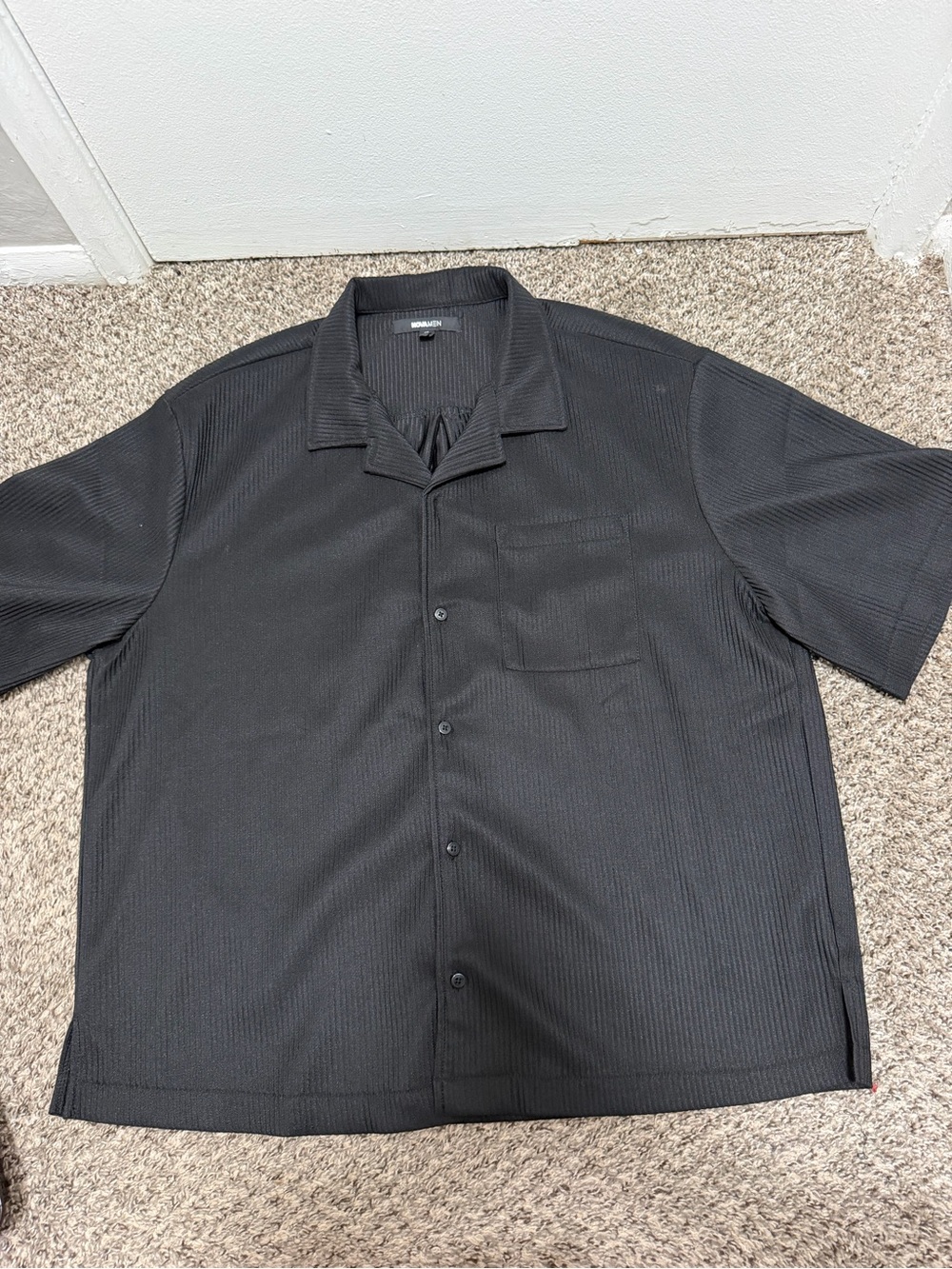 Men's Black Short-Sleeve Textured Button-Down Shirt
